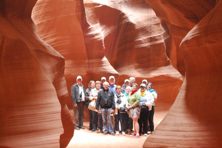 Cousins in Antelope Canyon 800h